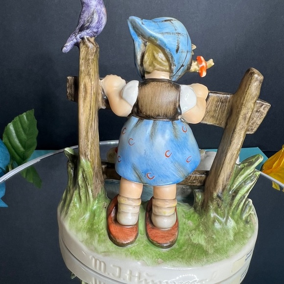 🛑SOLD🛑 Vintage M.J. Hummel Feathered Friends #344,Girl Watching Geese, Germany - Picture 11 of 14